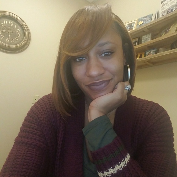 Meet your Posher, Amber - Picture 2 of 2